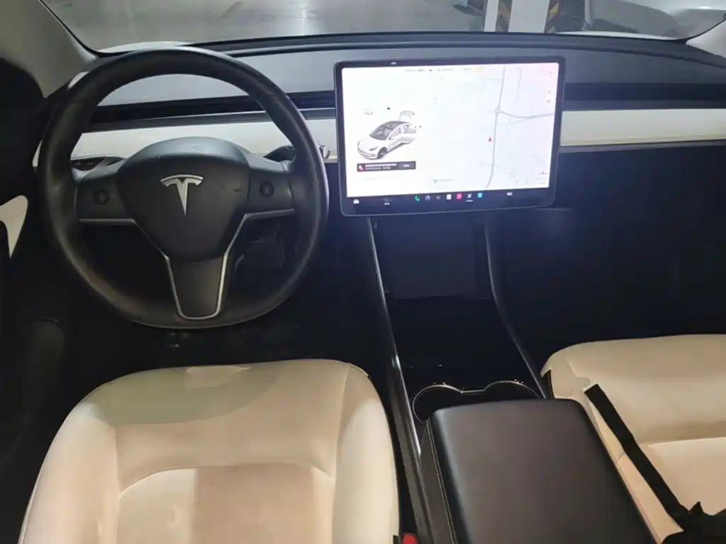 Tesla Model 3 — миниатюра 10