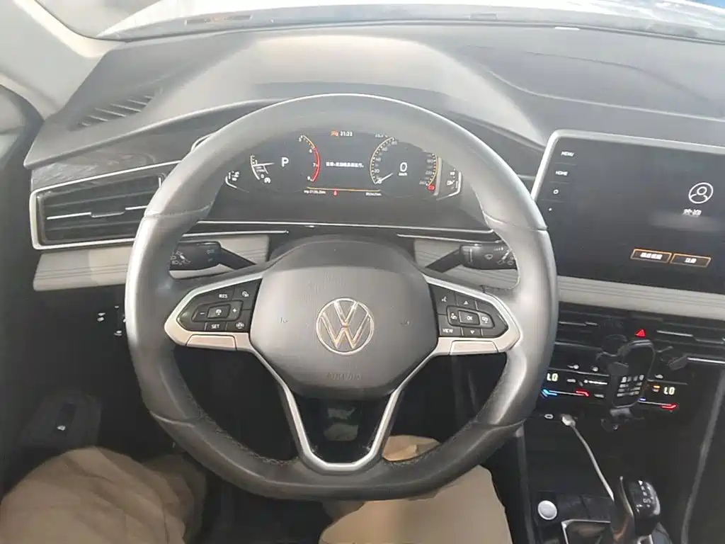 Volkswagen Tiguan L — миниатюра 11