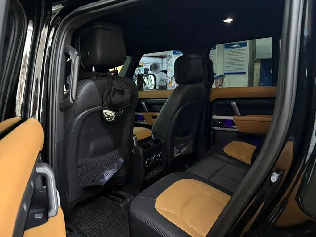Land Rover Defender — миниатюра 6