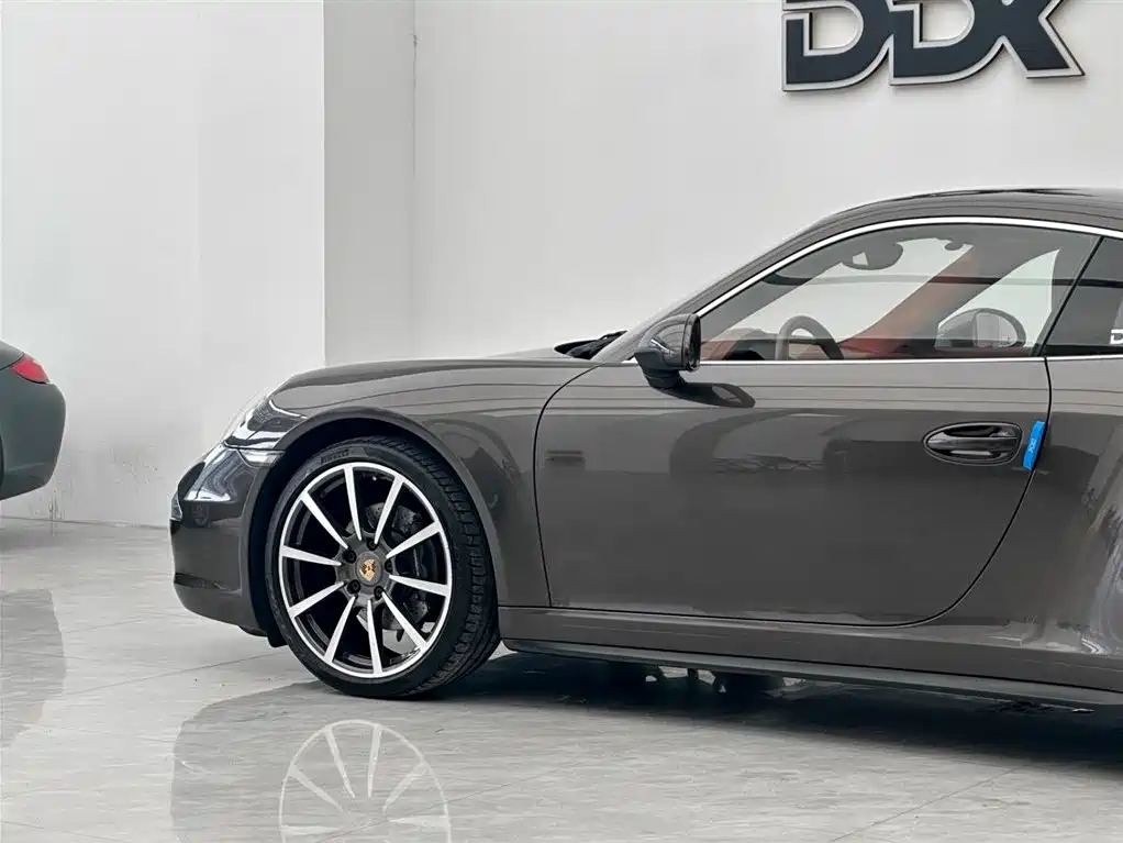 Porsche 911 2013 Carrera 4 3.4L