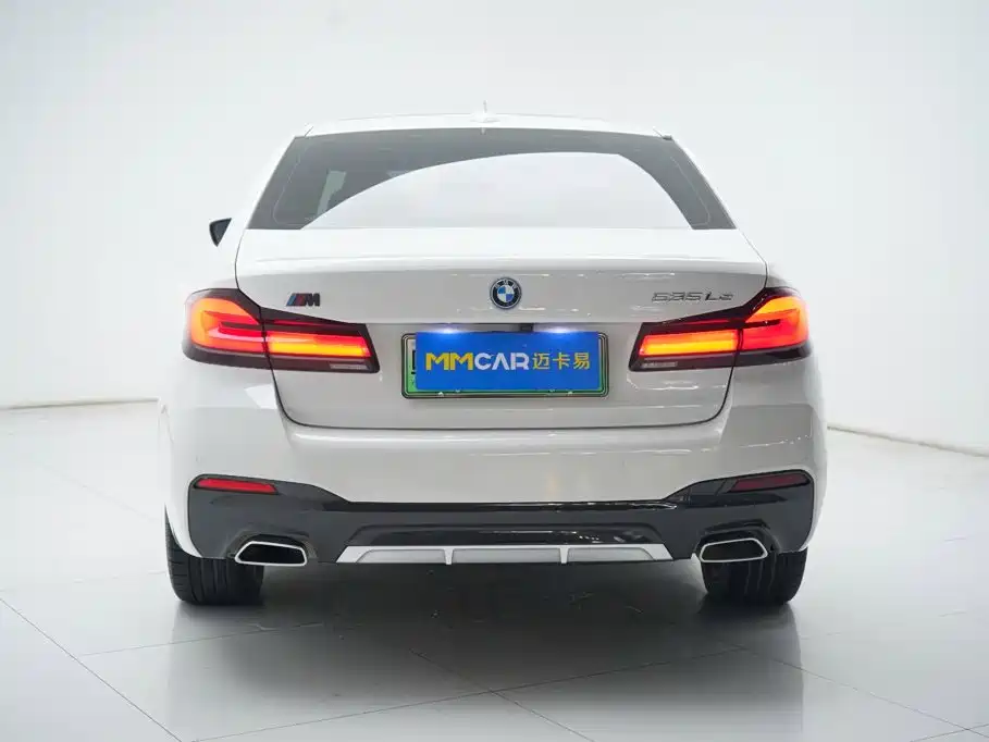 BMW 5 Series New Energy — миниатюра 11