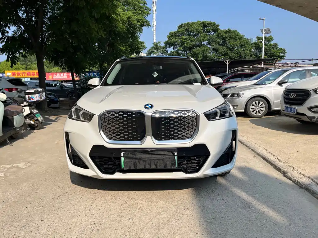 BMW iX1 — миниатюра 2