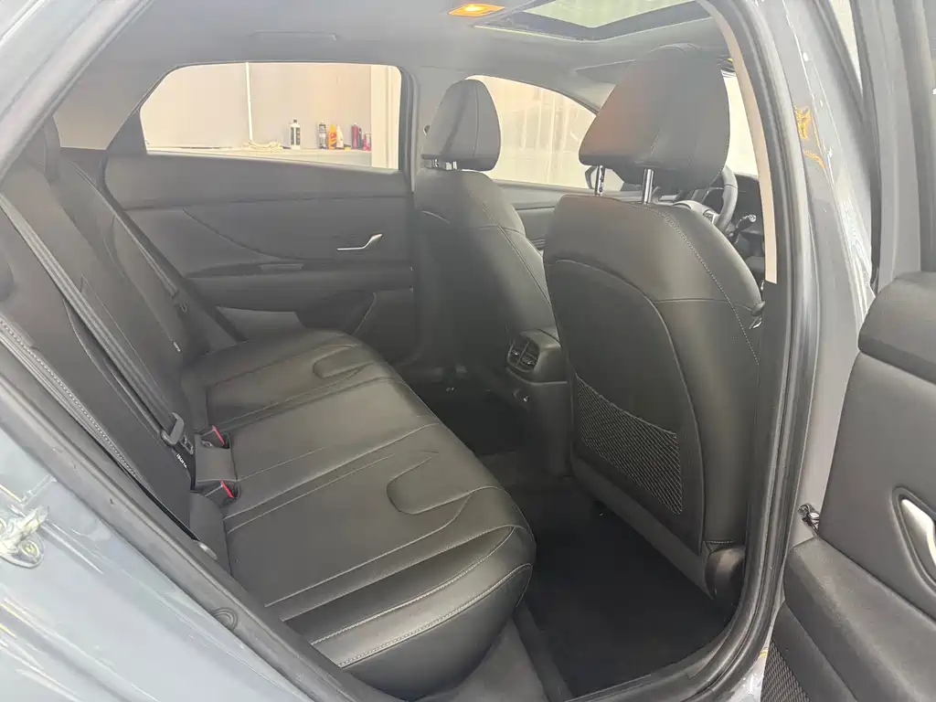 Hyundai Elantra — миниатюра 7