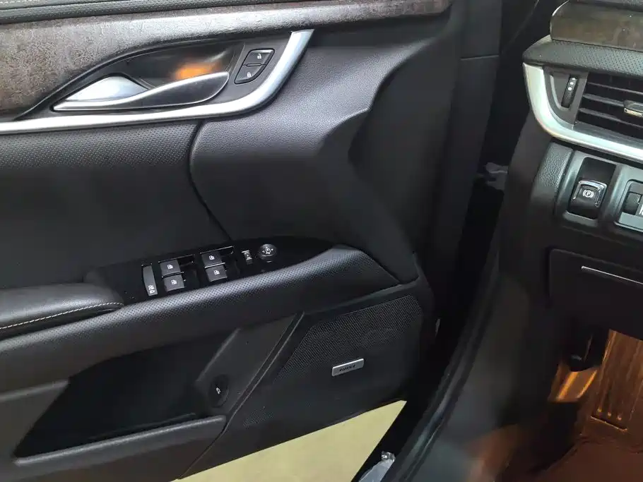 Cadillac XTS — миниатюра 7