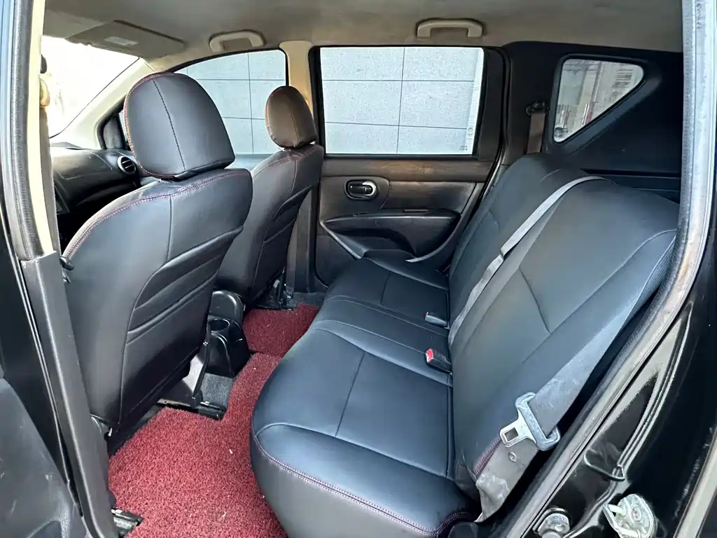Nissan Livina — миниатюра 4