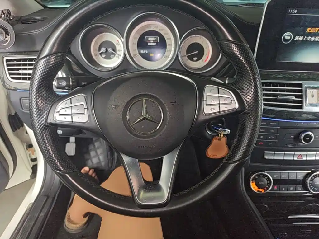 Mercedes-Benz CLS — миниатюра 11