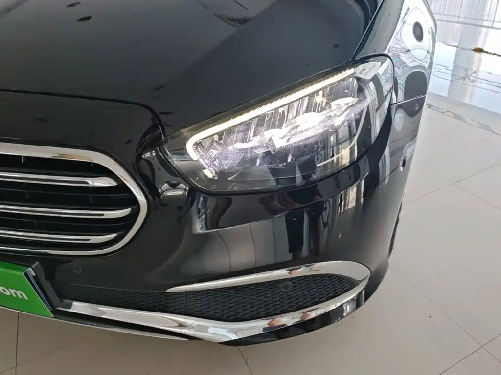 Mercedes-Benz E-Class — миниатюра 24