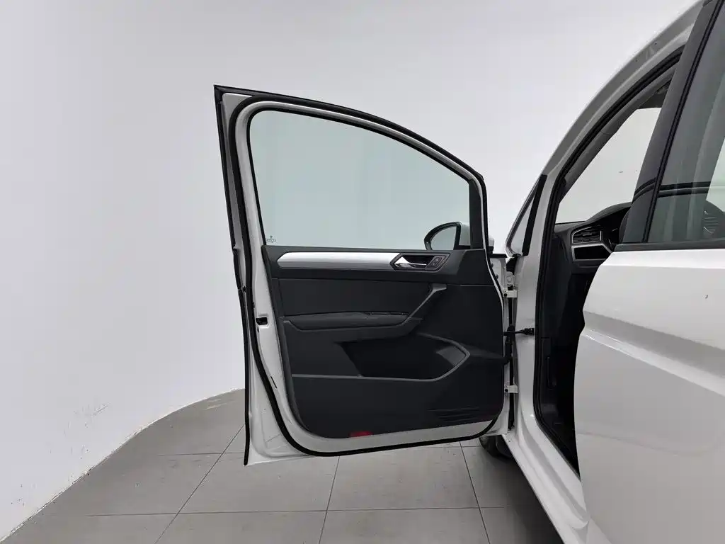 Volkswagen Touran — миниатюра 8