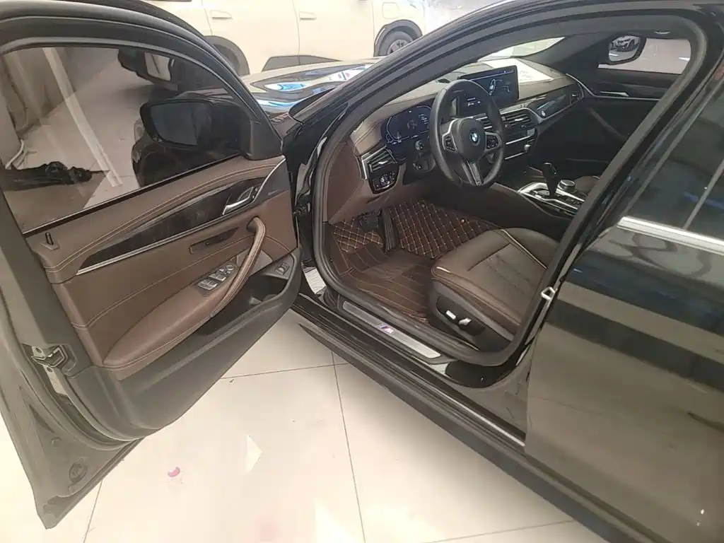 BMW 5 Series — миниатюра 16