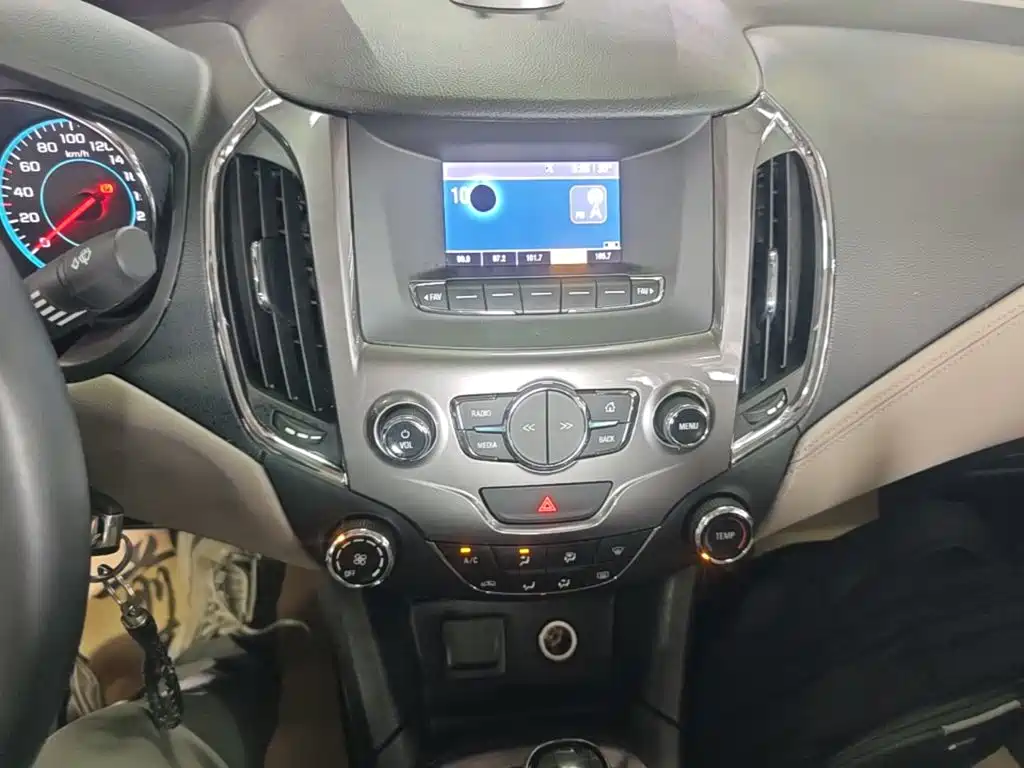 Chevrolet Cruze — миниатюра 13