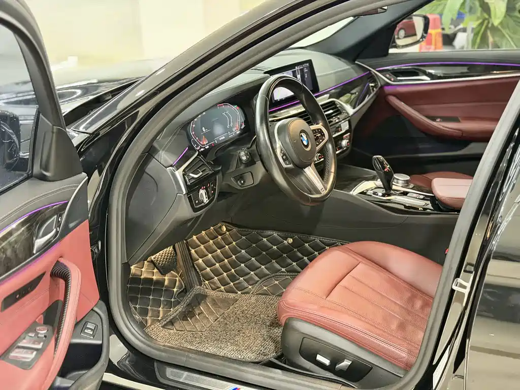 BMW 5 Series — миниатюра 4