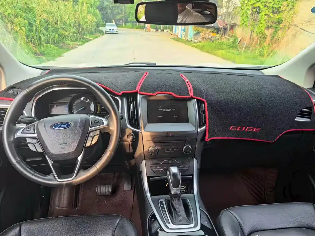 Ford Edge — миниатюра 6