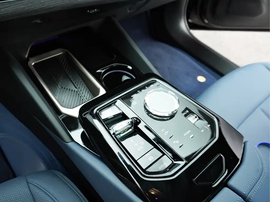 BMW 5 Series — миниатюра 14