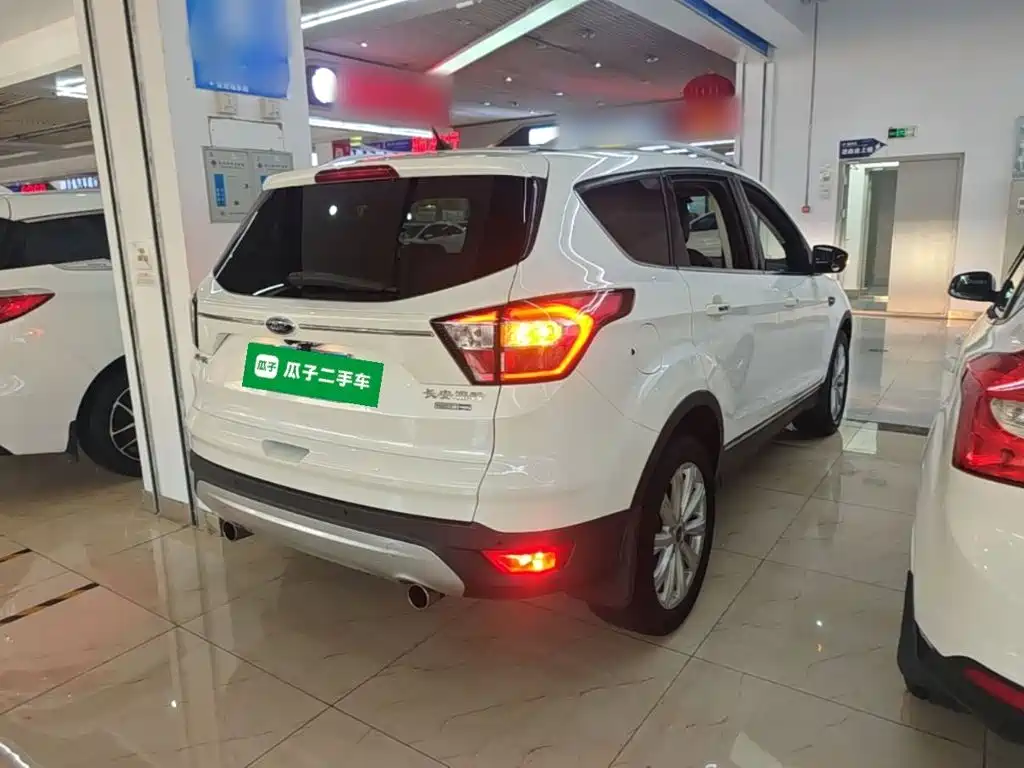 Ford Kuga — миниатюра 7