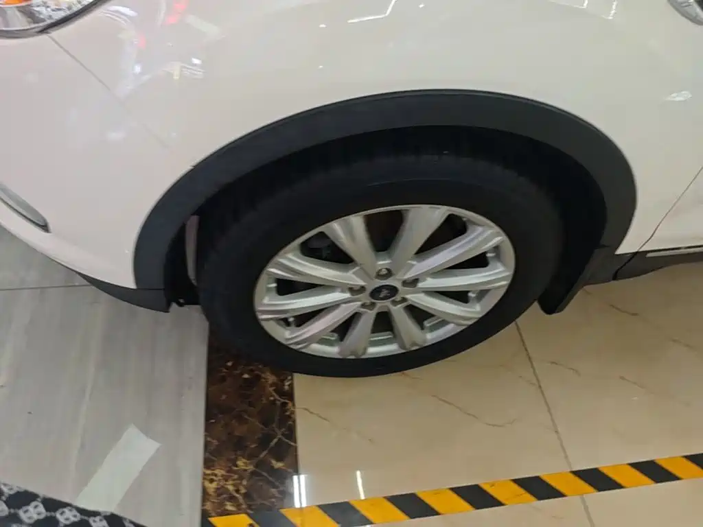 Ford Kuga — миниатюра 23