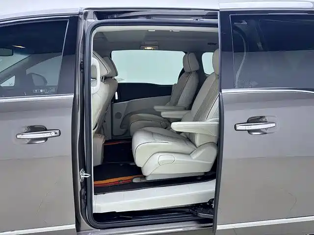 Buick GL8 — миниатюра 13