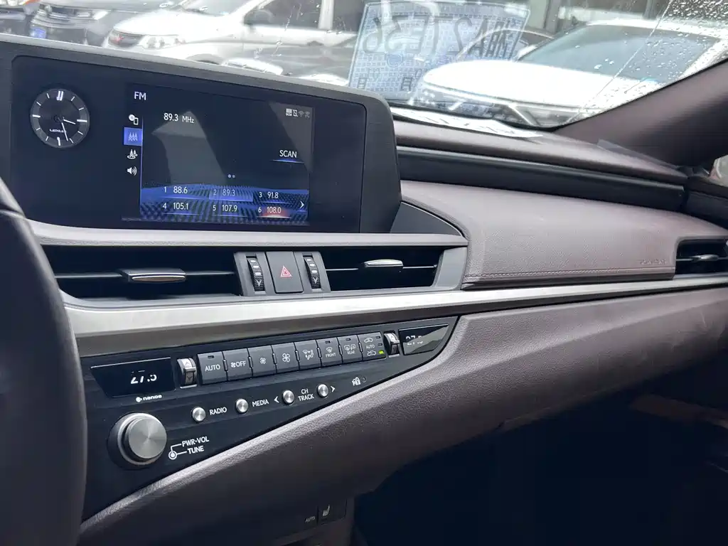 Lexus ES — миниатюра 6