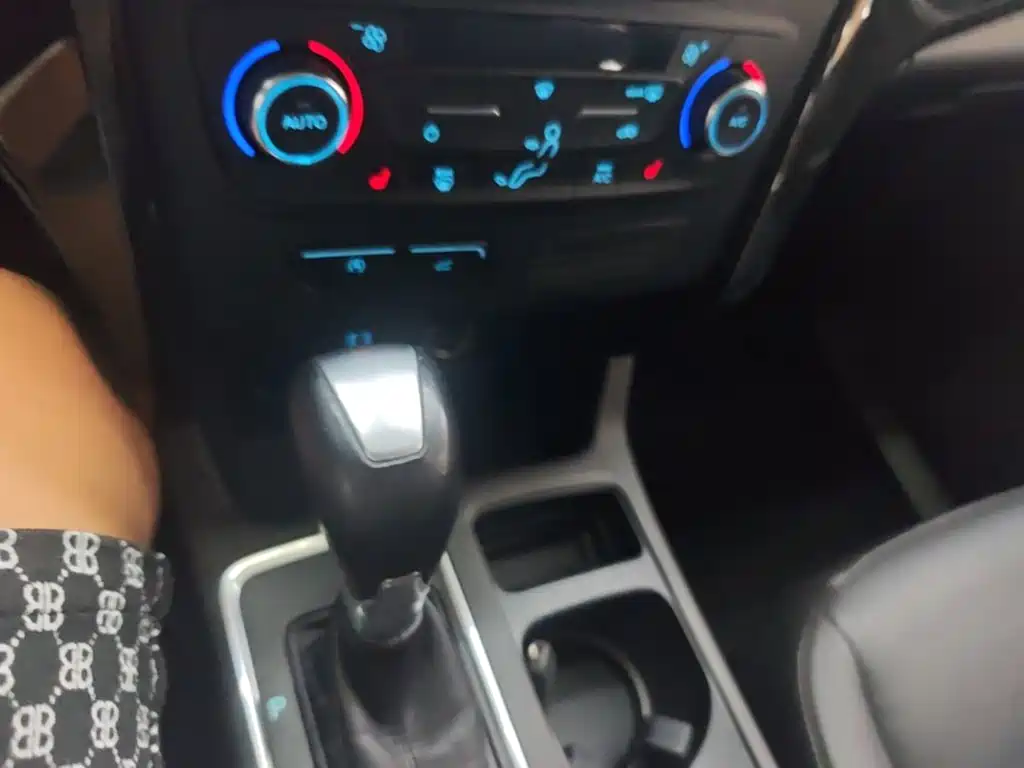 Ford Kuga — миниатюра 14