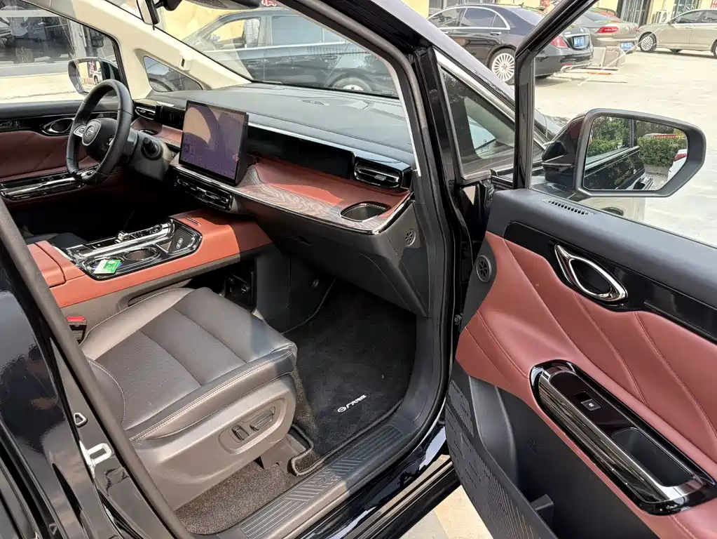 GAC Motor Trumpchi E8 PHEV — миниатюра 15