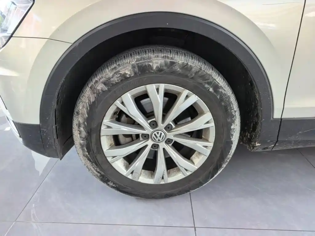 Volkswagen Tiguan L — миниатюра 23