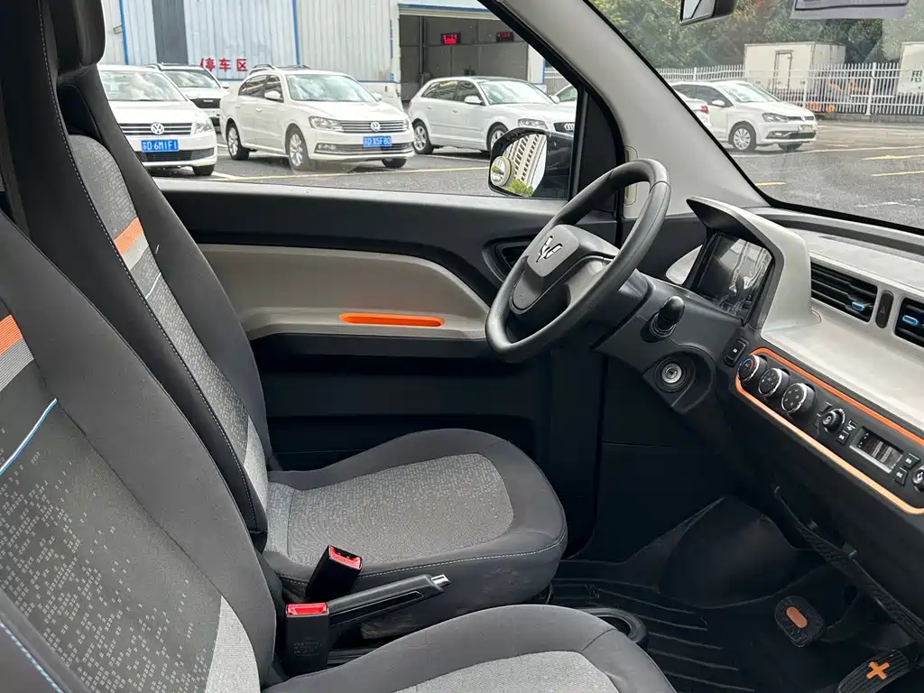 Wuling MINIEV — миниатюра 11