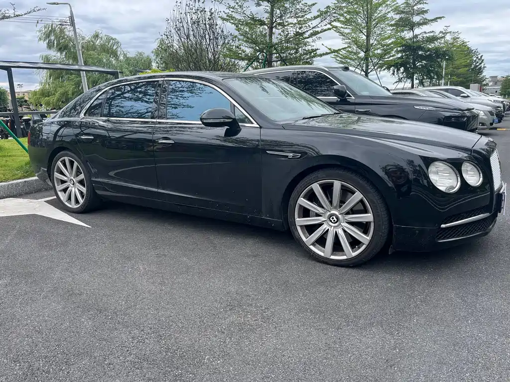 Bentley Flying Spur — миниатюра 3
