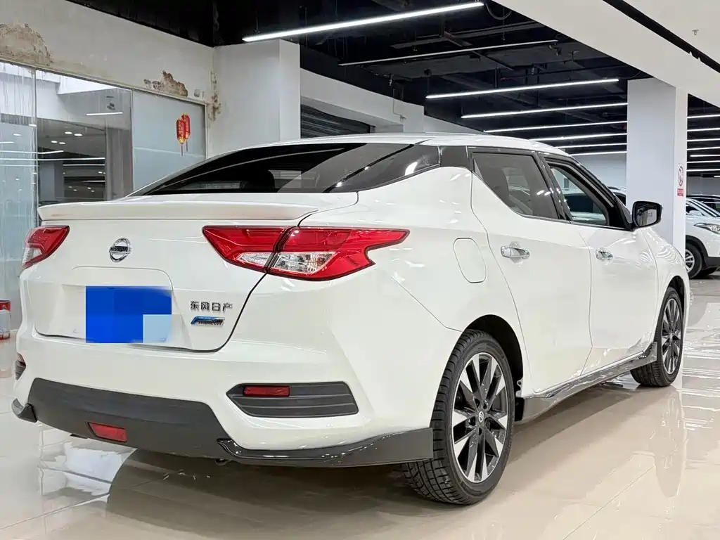Nissan Bluebird — миниатюра 4
