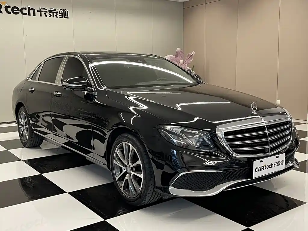 Mercedes-Benz E-Class — миниатюра 2
