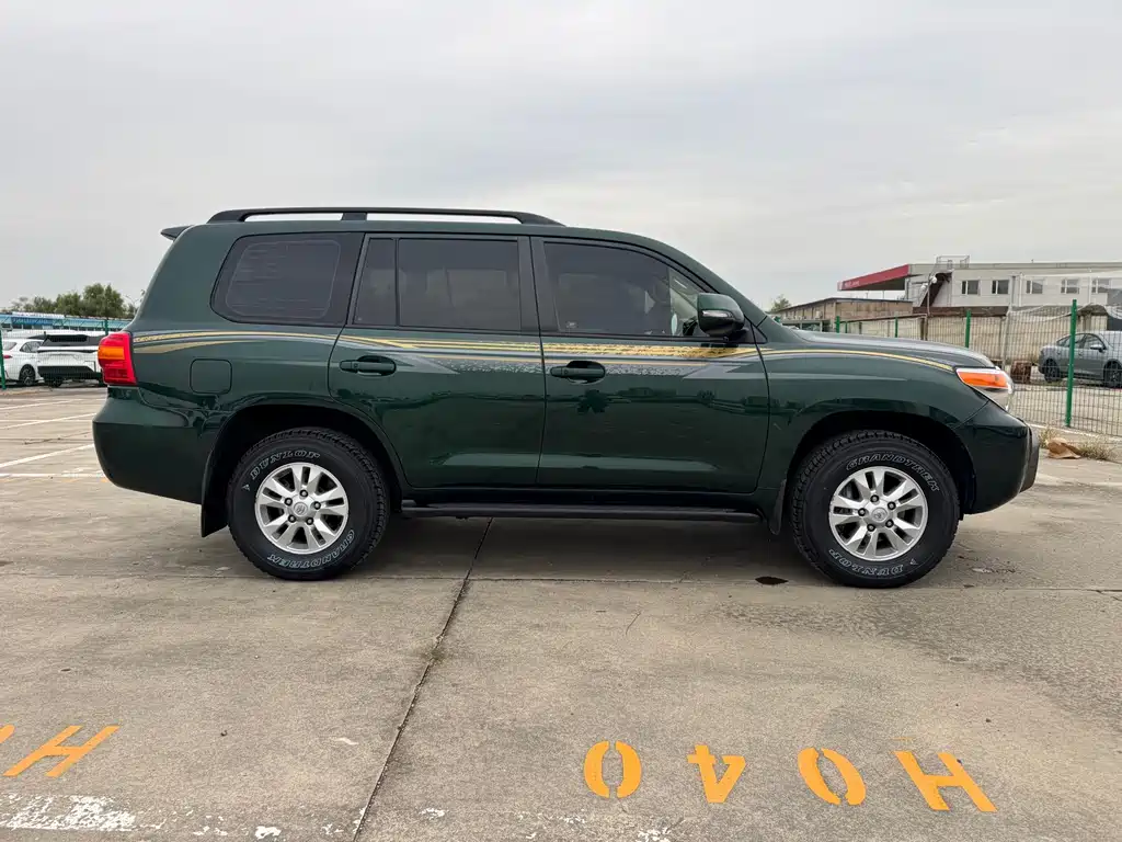 Toyota Land Cruiser 2012 4.0L AT VX
