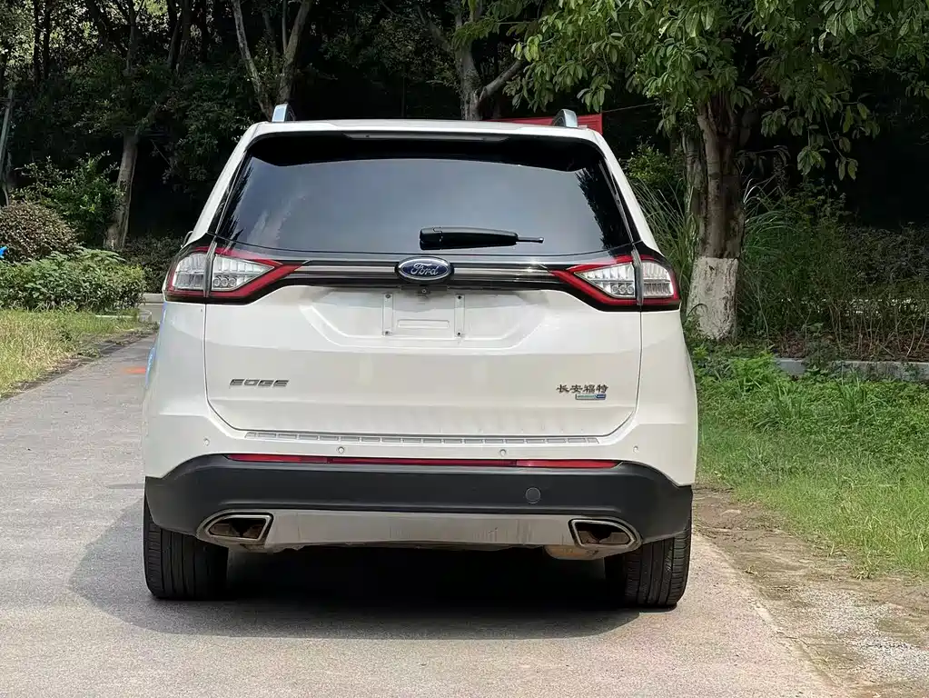 Ford Edge — миниатюра 8