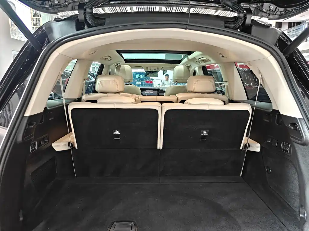 Mercedes-Benz GLS — миниатюра 25