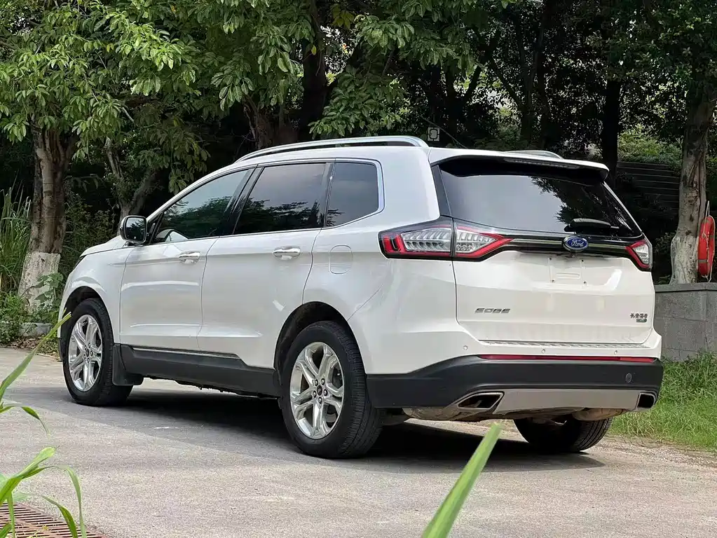 Ford Edge — миниатюра 7