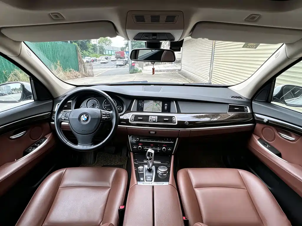 BMW 5 Series GT — миниатюра 6