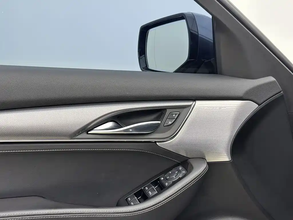 Cadillac CT5 — миниатюра 10