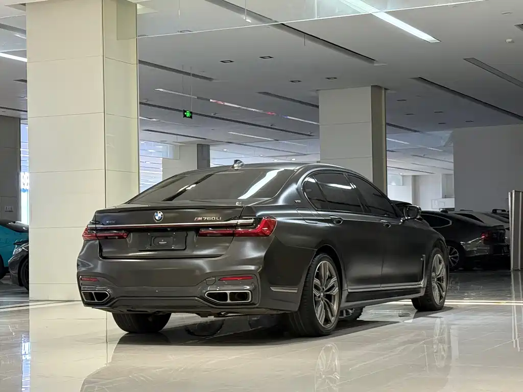 BMW 7 Series — миниатюра 16