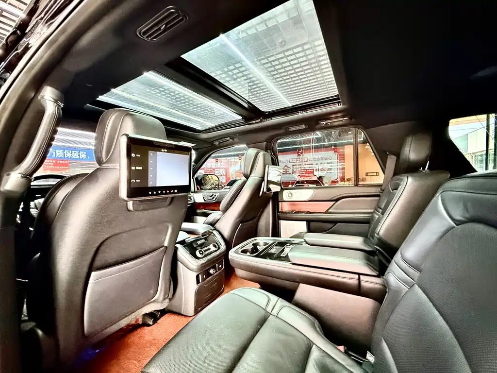 Lincoln Navigator — миниатюра 9