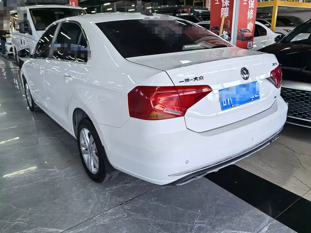 Volkswagen Jetta — миниатюра 4