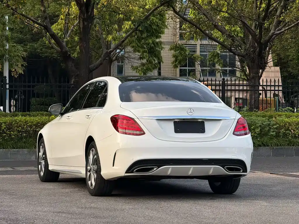 Mercedes-Benz C-Class — миниатюра 4