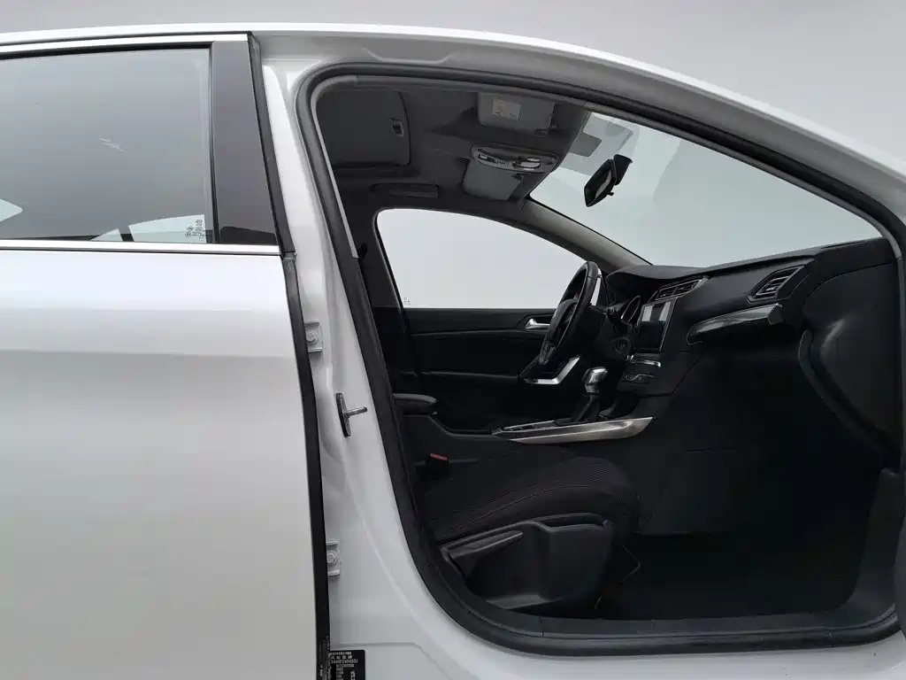 Peugeot 408 — миниатюра 23