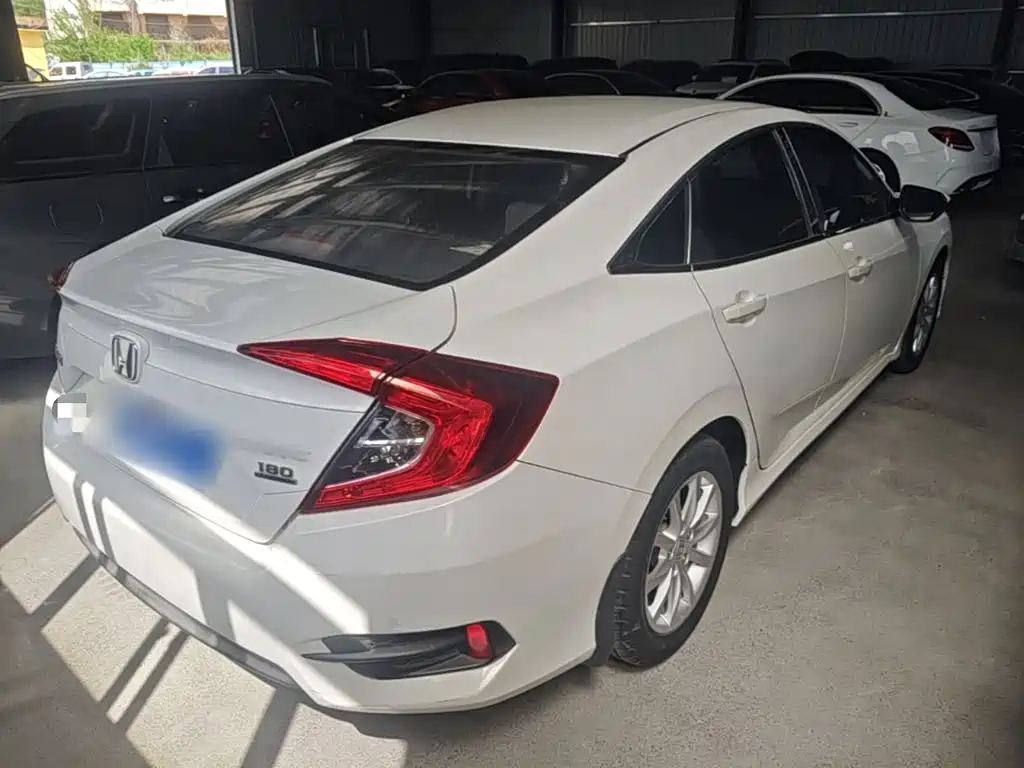 Honda Civic — миниатюра 7