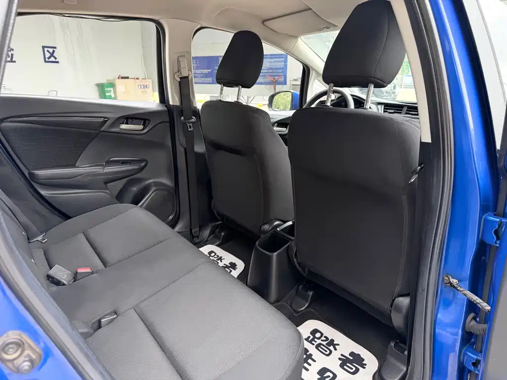 Honda Fit — миниатюра 8