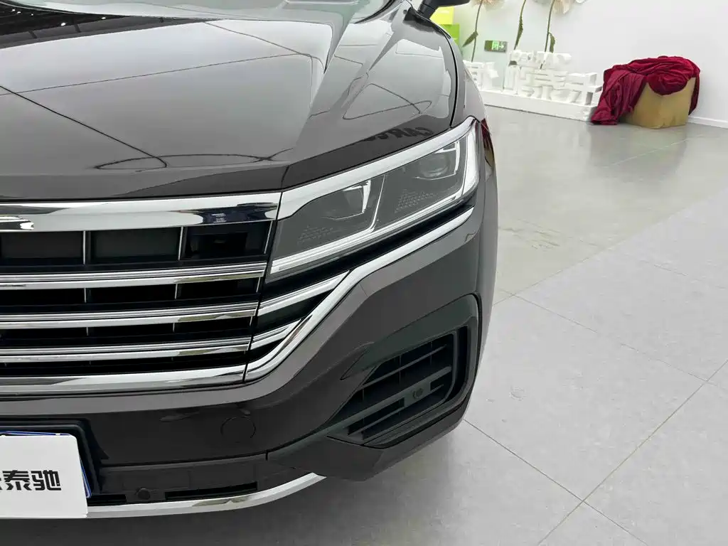 Volkswagen Touareg — миниатюра 7