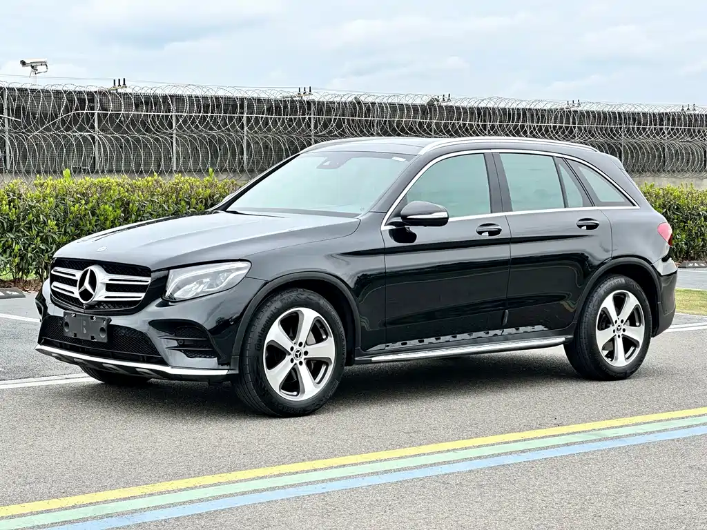 Купить Mercedes-Benz GLC