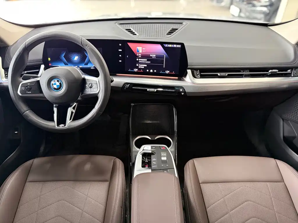 BMW iX1 2025 eDrive25L M Sport