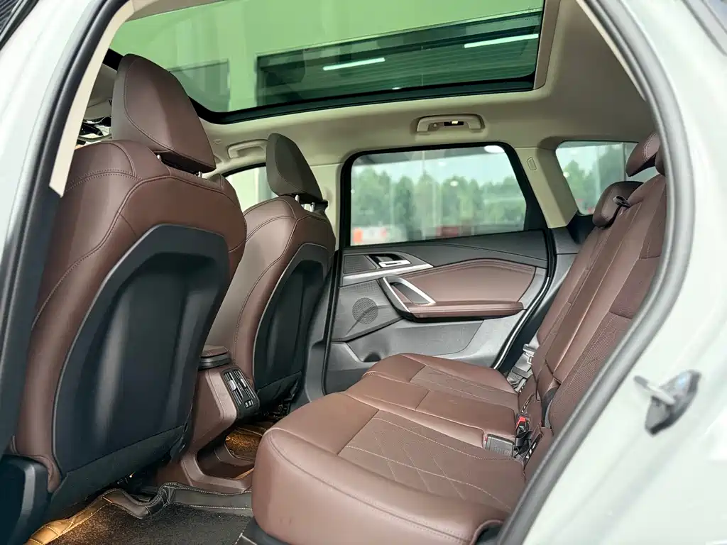 BMW iX1 2025 eDrive25L M Sport