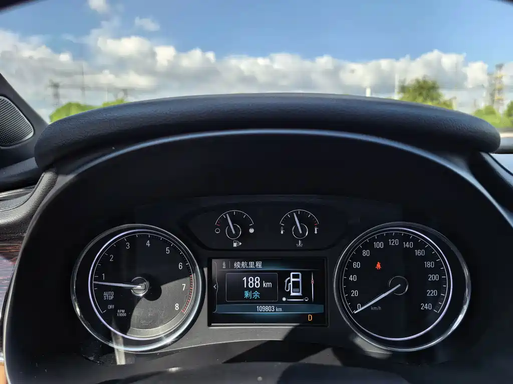 Buick LaCrosse — миниатюра 17