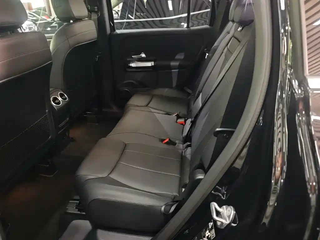 Mercedes-Benz GLB — миниатюра 17