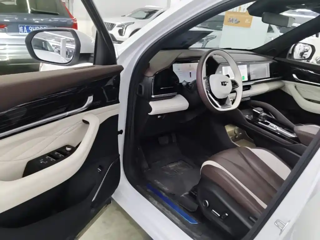 Geely Xingyue L — миниатюра 16
