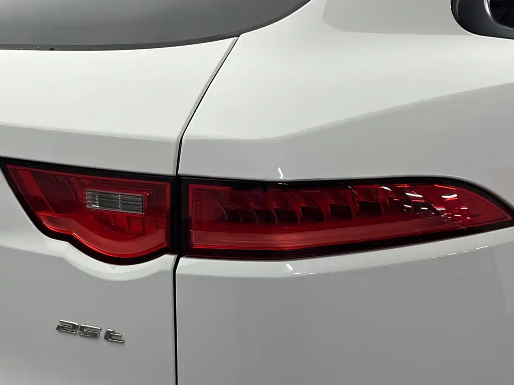 Jaguar F-Pace 2018 2.0T Premium