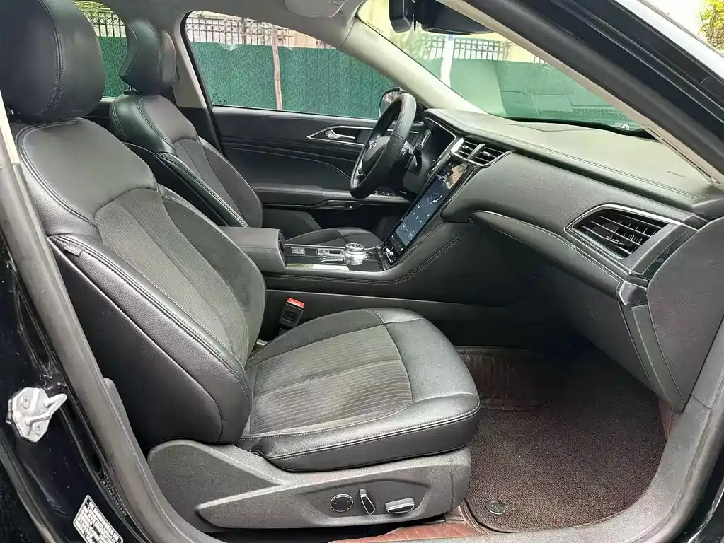 Ford Taurus — миниатюра 7